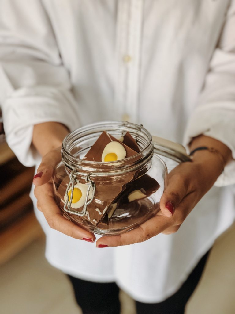 Brza i jednostavna DIY čokoladna jaja na drugačiji način
